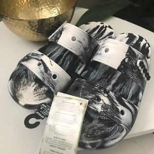 NWT Crocs Classic Slide Sandal Marbled Black/White